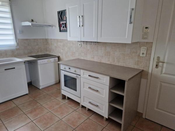 Maison individuelle à louer à Guécélard dans la Sarthe (72230), ref : LM2313-72010