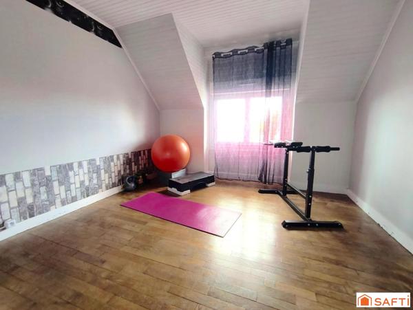 Maison familiale de 135 m2 rénovée et proche commodités