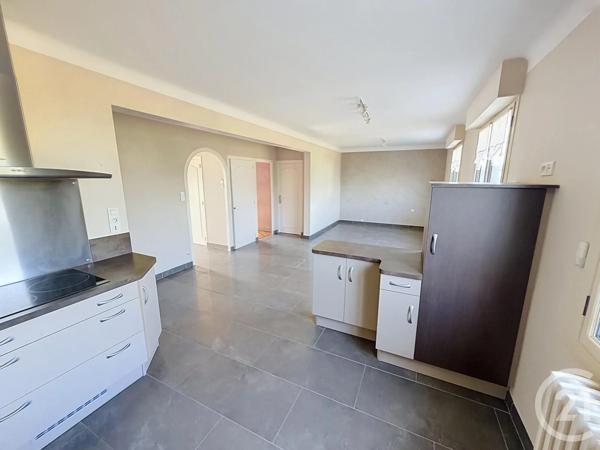 Maison à vendre  6 pièces - 123,33 m 2   CHATEAUBRIANT  - 44