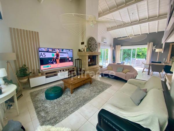 Maison à vendre 8 pièces  ()