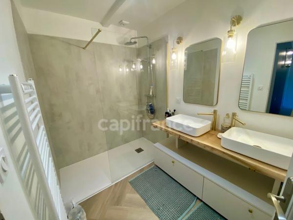 Maison à vendre 8 pièces  ()