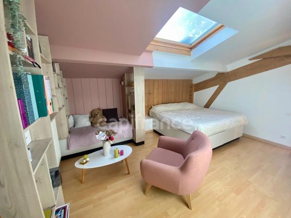 Maison à vendre 8 pièces  ()