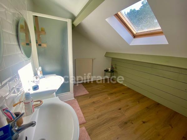 Maison à vendre 8 pièces  ()