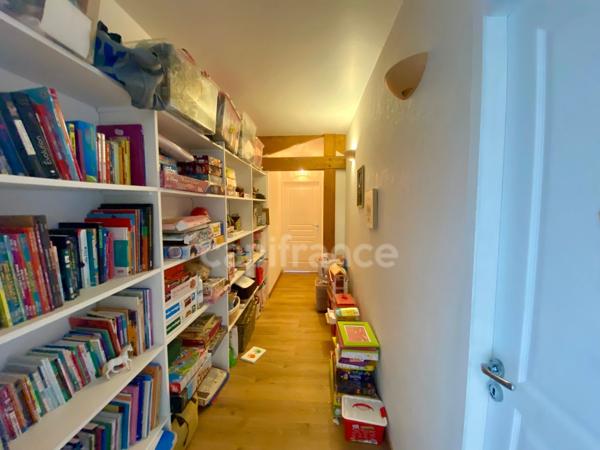 Maison à vendre 8 pièces  ()