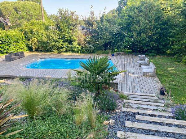 Maison à vendre 8 pièces  ()