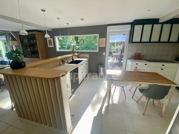 Maison à vendre 8 pièces  ()