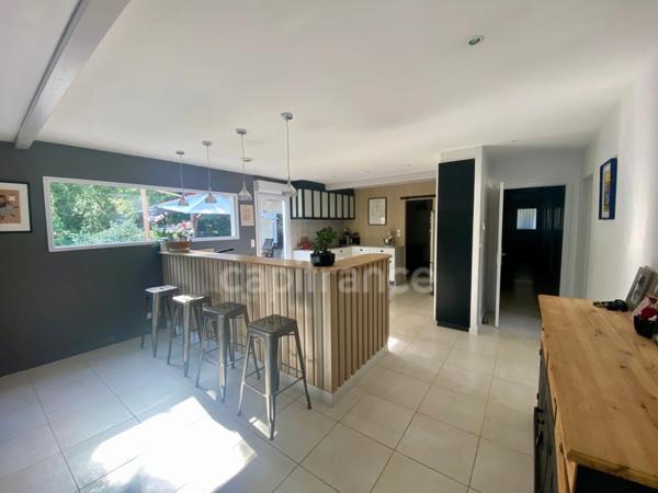Maison à vendre 8 pièces  ()