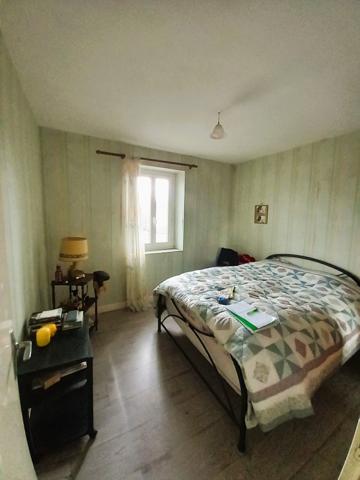 Saint-Martin-de-Hinx (40390) St Martin de Hinx, maison de 150m² environ à fort potentiel.