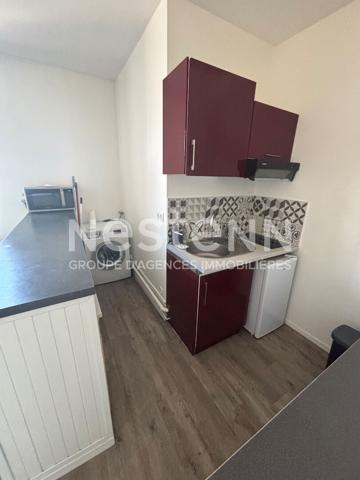T1 BIS MEUBLE EN DUPLEX - SECTEUR COQUEBERT / JACQUART