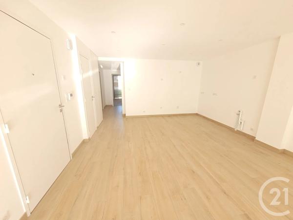 Appartement T3 à vendre  4 pièces - 76,05 m 2   PORNIC  - 44