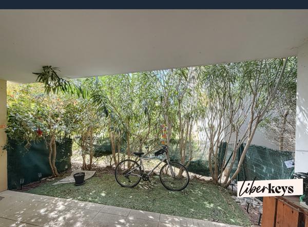 Studio lumineux avec grande terrasse