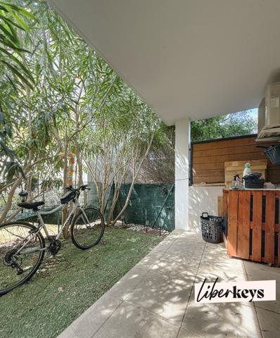 Studio lumineux avec grande terrasse