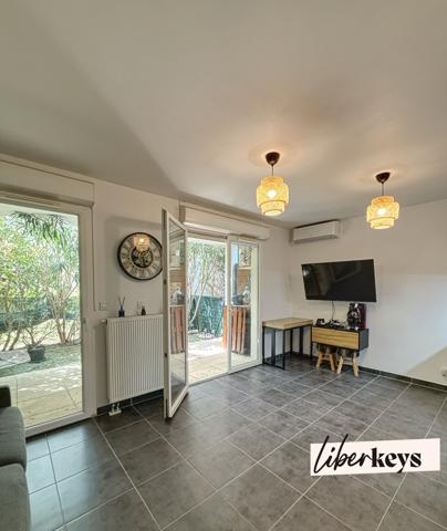 Studio lumineux avec grande terrasse