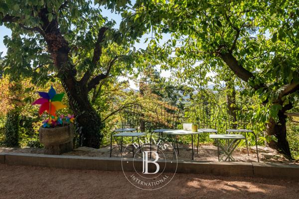 Limonest, Maison 5 Chambres -  312 m² à vendre