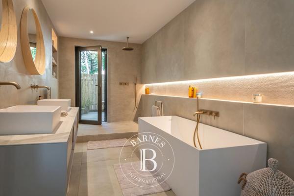 Limonest, Maison 5 Chambres -  312 m² à vendre