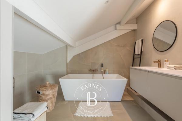 Limonest, Maison 5 Chambres -  312 m² à vendre
