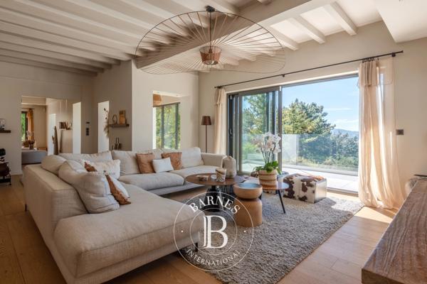 Limonest, Maison 5 Chambres -  312 m² à vendre