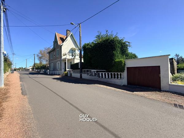 À VENDRE ! MAISON AVEC GARAGE  À SAINT-VALLIER !