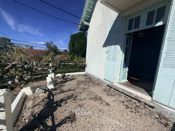 À VENDRE ! MAISON AVEC GARAGE  À SAINT-VALLIER !