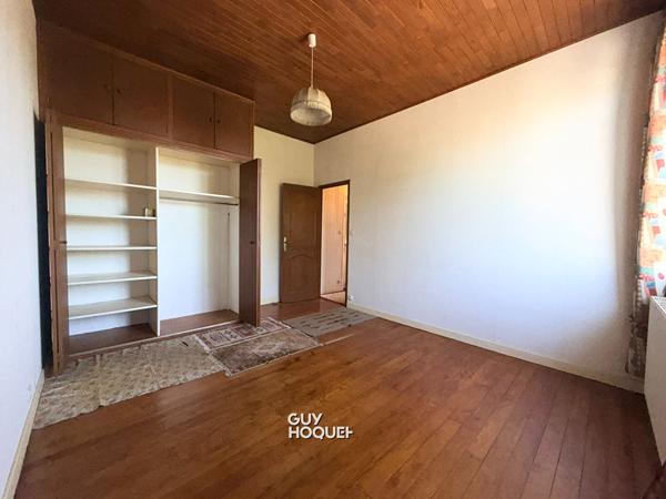 À VENDRE ! MAISON AVEC GARAGE  À SAINT-VALLIER !
