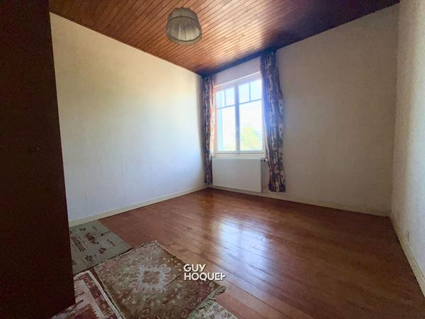 À VENDRE ! MAISON AVEC GARAGE  À SAINT-VALLIER !
