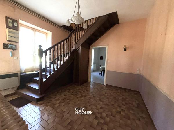 À VENDRE ! MAISON AVEC GARAGE  À SAINT-VALLIER !