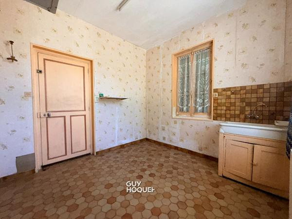 À VENDRE ! MAISON AVEC GARAGE  À SAINT-VALLIER !