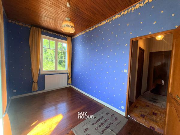 À VENDRE ! MAISON AVEC GARAGE  À SAINT-VALLIER !