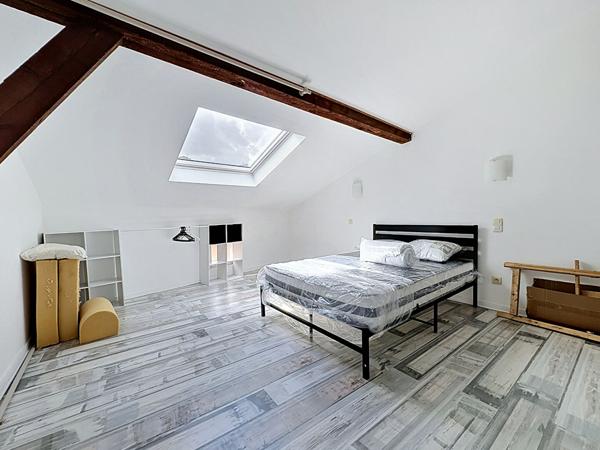 Maison de ville  meublée, 2 chambres avec cour extérieur pièces à Nérac