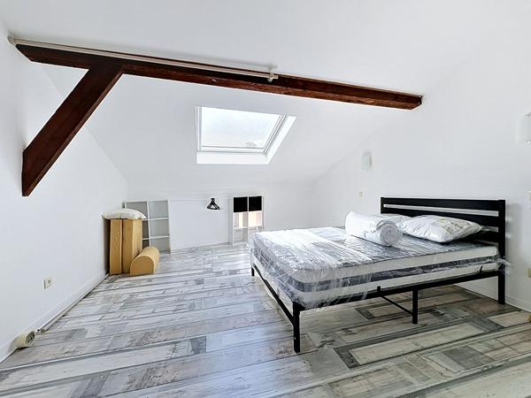 Maison de ville  meublée, 2 chambres avec cour extérieur pièces à Nérac