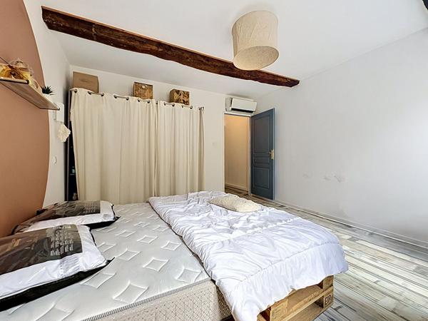 Maison de ville  meublée, 2 chambres avec cour extérieur pièces à Nérac