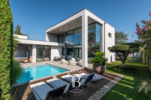 Sainte-Foy-lès-Lyon, Villa 3 Chambres -  220 m² à vendre