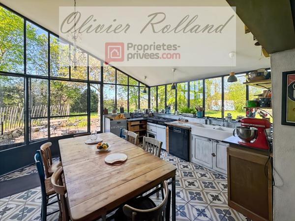 Écrin de Verdure et Authenticité : Demeure de Caractère de 212 m² à Rablay sur Layon