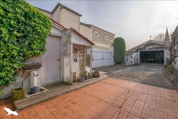 Maison à vendre |  Archiac |  8 pièces | 205 m²