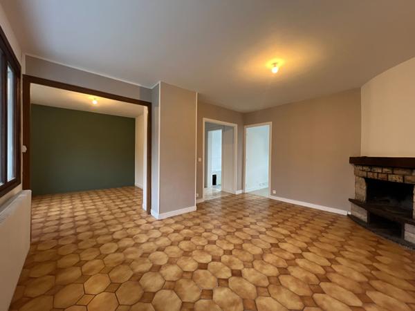 BAR LE DUC : appartement lumineux 6 pièces, 4 chambres, avec garage et jardin