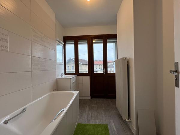 BAR LE DUC : appartement lumineux 6 pièces, 4 chambres, avec garage et jardin