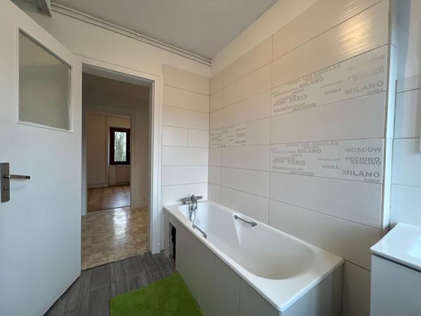 BAR LE DUC : appartement lumineux 6 pièces, 4 chambres, avec garage et jardin