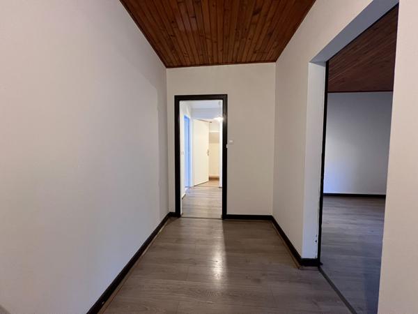 BAR LE DUC : appartement lumineux 6 pièces, 4 chambres, avec garage et jardin