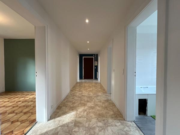 BAR LE DUC : appartement lumineux 6 pièces, 4 chambres, avec garage et jardin