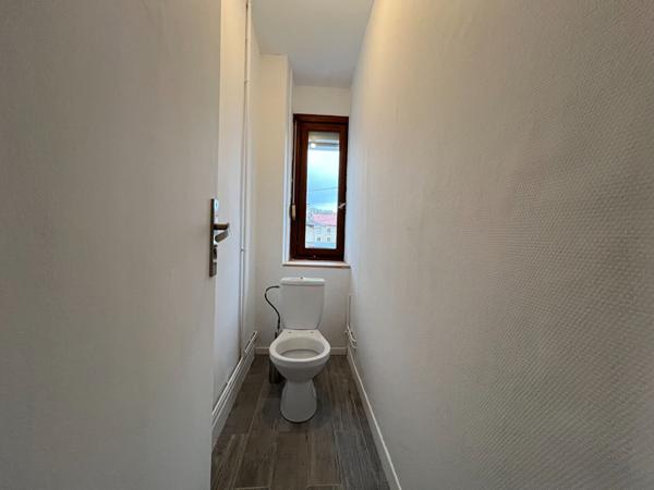 BAR LE DUC : appartement lumineux 6 pièces, 4 chambres, avec garage et jardin