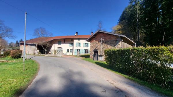 MAISON DE CAMPAGNE AVEC AVEC 1 ha35ca de TERRAIN