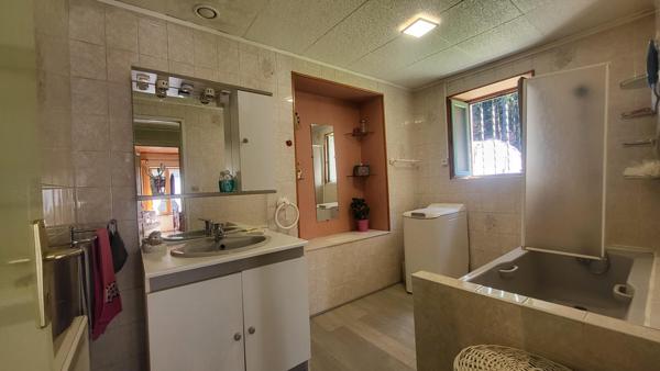 MAISON DE CAMPAGNE AVEC AVEC 1 ha35ca de TERRAIN