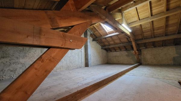 MAISON DE CAMPAGNE AVEC AVEC 1 ha35ca de TERRAIN