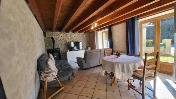 MAISON DE CAMPAGNE AVEC AVEC 1 ha35ca de TERRAIN