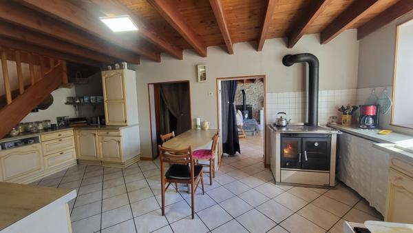 MAISON DE CAMPAGNE AVEC AVEC 1 ha35ca de TERRAIN