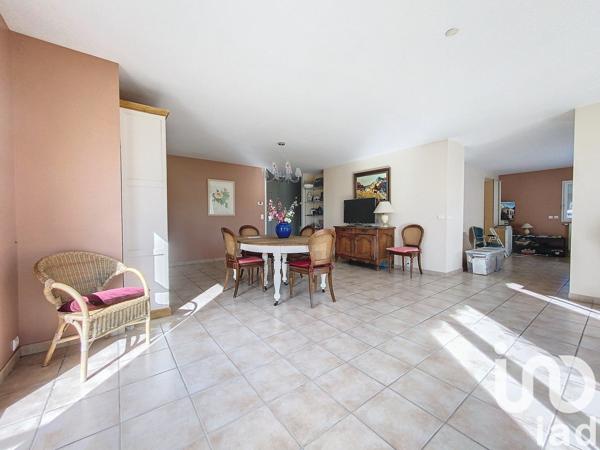 Appartement 5 pièces de 142 m² à Montélimar (26200)