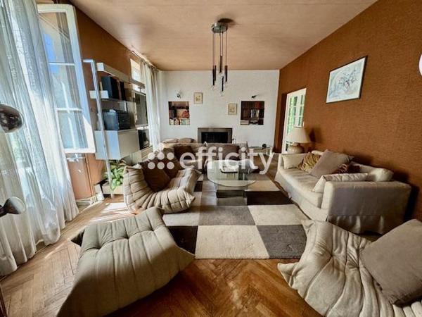 Maison 10 pièces - 243 m² Exclusivité efficity