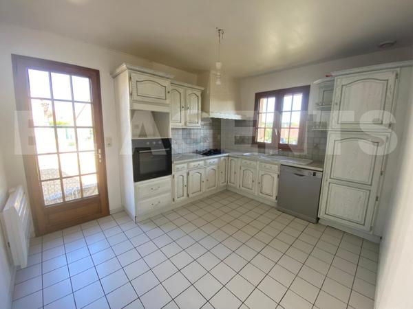 Pavillon de 133 m2 avec 5 chambres à Aigné