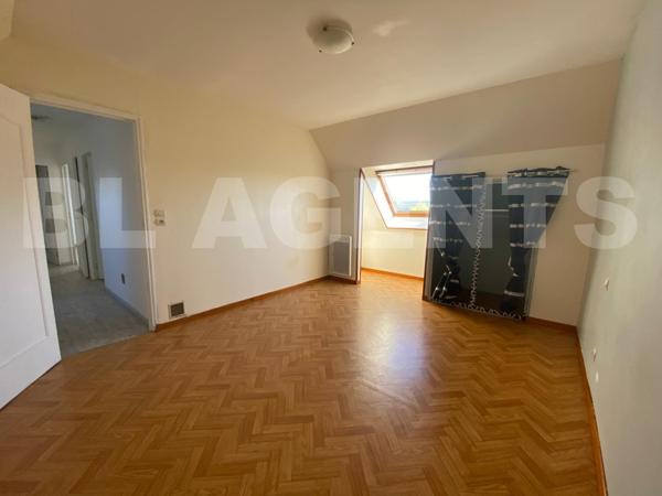 Pavillon de 133 m2 avec 5 chambres à Aigné