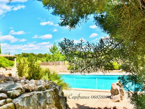 Villa méditerranéenne à vendre 5 pièces-JUVIGNAC (34)-197 m²utiles–3,4 chambres-sous-sol 182m2-garage double-Piscine